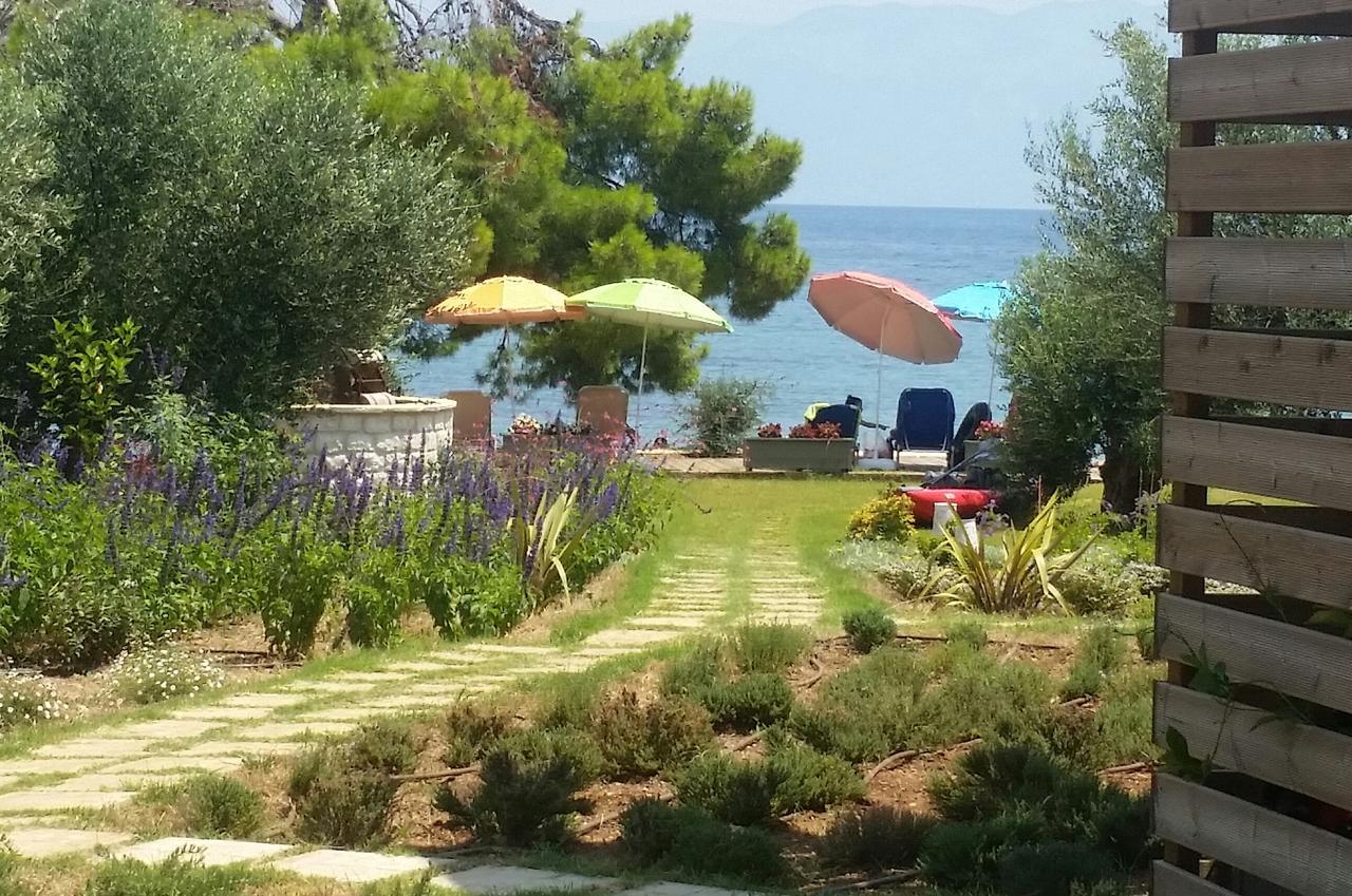 Meli Seaside Villas Chrani Exterior photo